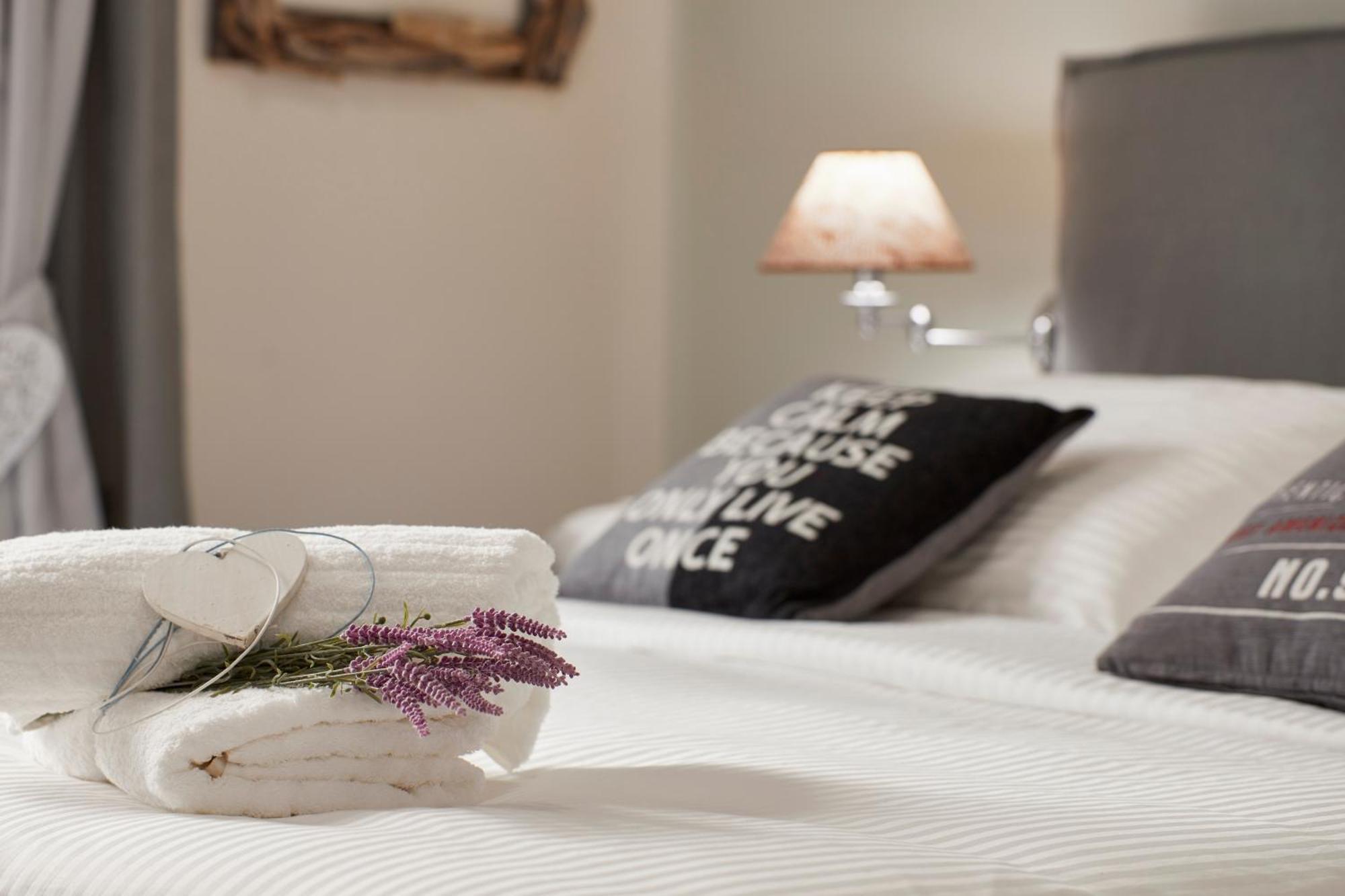 The Gardens Gallery Hotel Xylokastro Room photo
